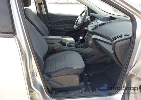 2017 Ford Escape S z USA, uszkodzony, nr VIN 1FMCU0F77HUB52055